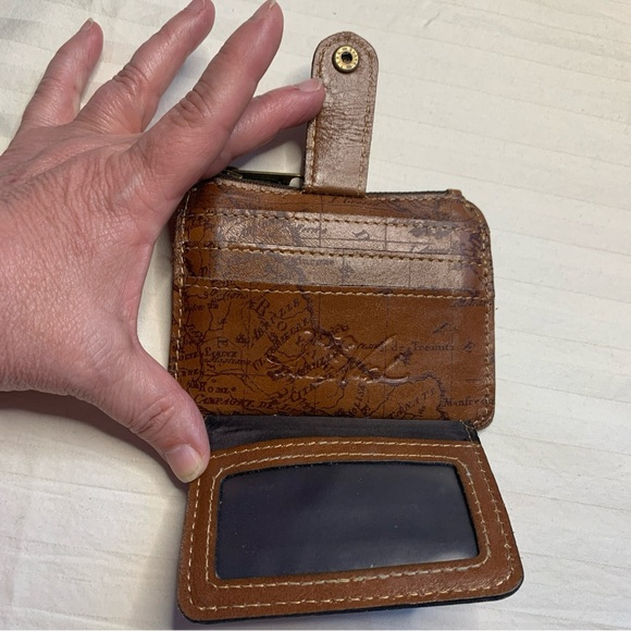 Patricia Nash Cassis ID holder, coin zip pocket. Leather with map, floral, birds - Picture 3 of 8